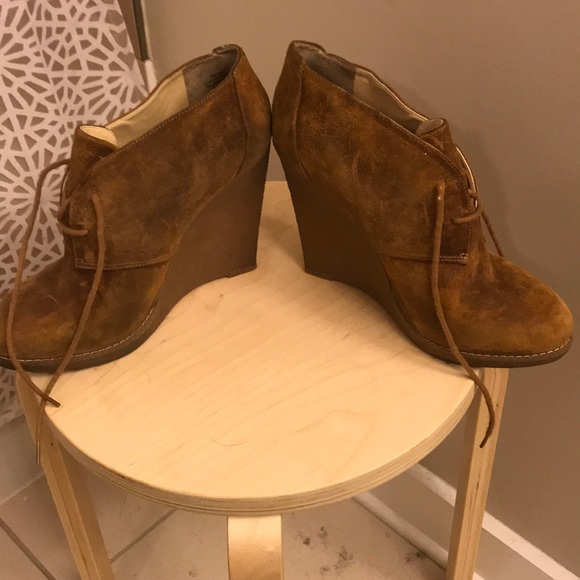 Chukka style boot with high heel - Picture 2 of 5